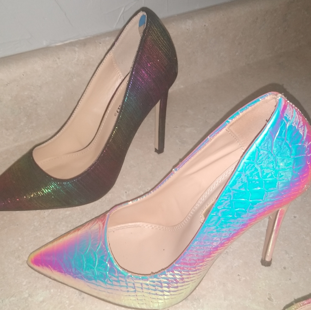 HEELS - Picture 3 of 4